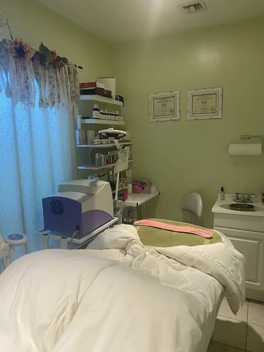 Salon Carabella & Carabella Cosmetics & Skin Care Picture 2