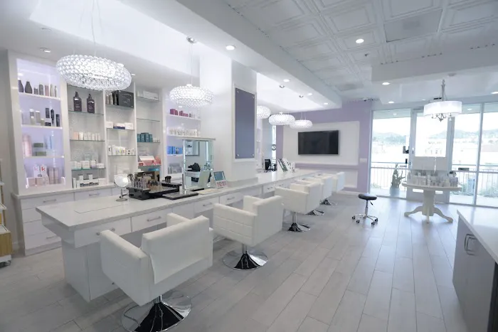 TROIAREUKE Lake Forest Picture 3