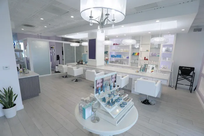 TROIAREUKE Lake Forest Picture 1