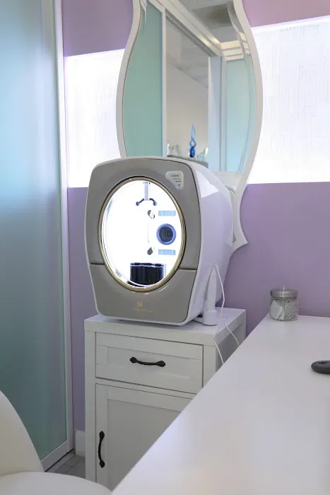 TROIAREUKE Lake Forest Picture 5