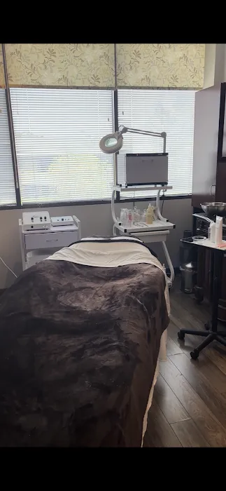 The Savvy Esti Picture 1