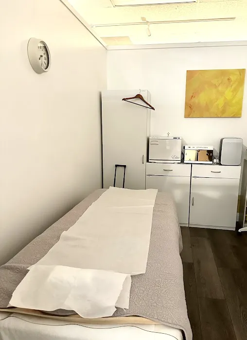 Y & B Skin Care Picture 1