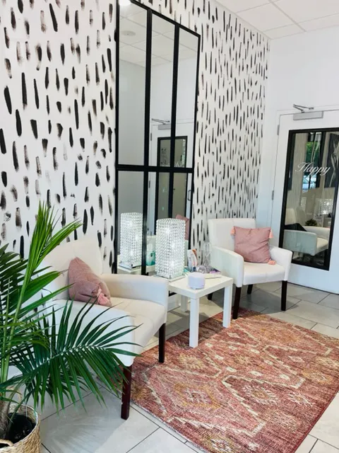 Strip Esthetics Wax & Beaute' Bar - University Picture 5