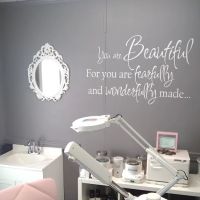 Eccentric Faces by Andra Leigh ico