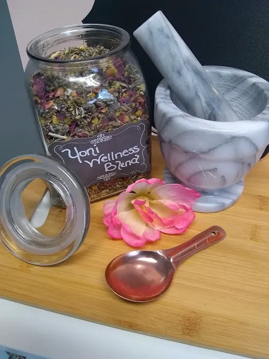 Eccentric Faces by Andra Leigh Picture 3