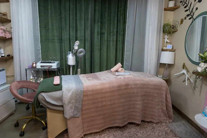 HER Skincare and Waxing Picture 9