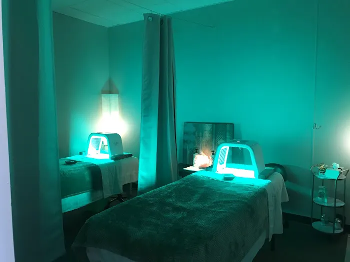 PURE CBD Lounge Picture 3