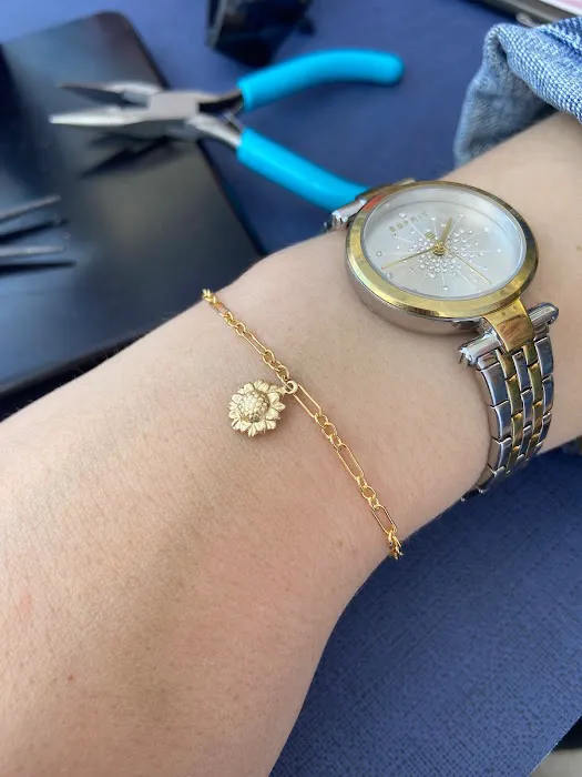 Simply Skin & Chains Permanent Jewelry Parties by Mona Picture 7