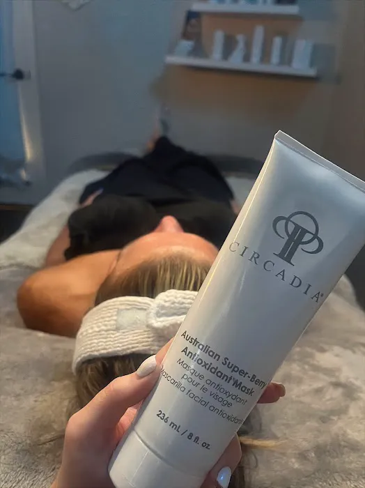 Foxy Aesthetics Picture 2