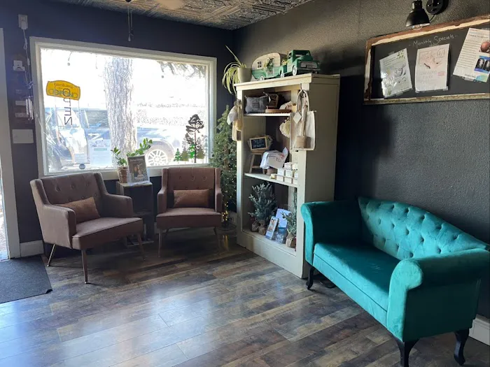 Lavender & Thyme: Holistic Skin Therapy + Apothecary Picture 5