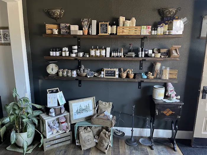 Lavender & Thyme: Holistic Skin Therapy + Apothecary Picture 6