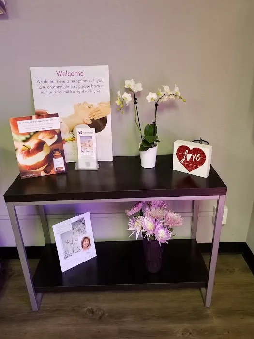 NAKED Skinn Studio Picture 9