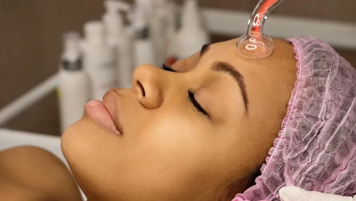 NAKED Skinn Studio Picture 10