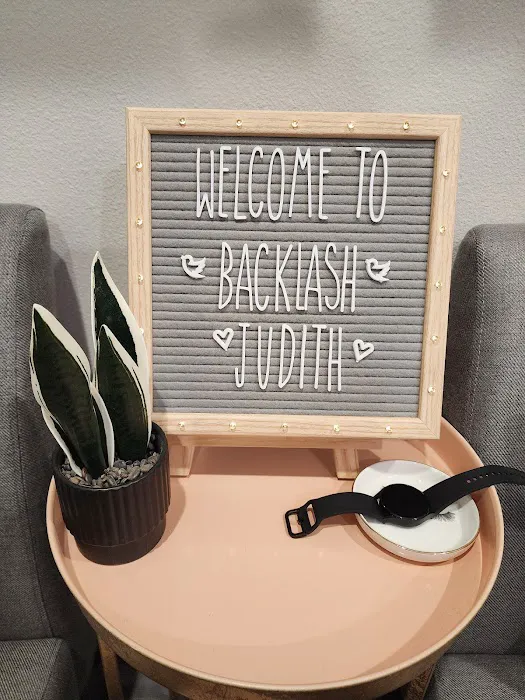 Backlash Beauty Studio Picture 1