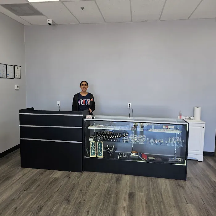 Pearl Eyebrow Threading Picture 7