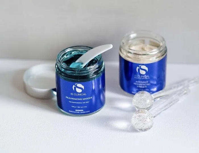 Aesthetician Elyse Picture 3