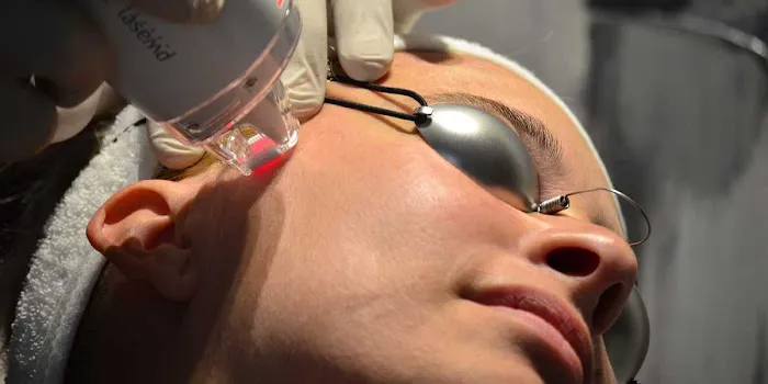 Aesthetician Elyse Picture 4