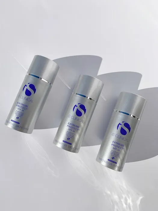 Aesthetician Elyse Picture 6