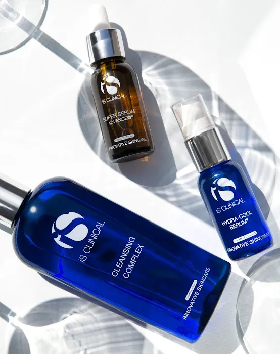 Aesthetician Elyse Picture 7