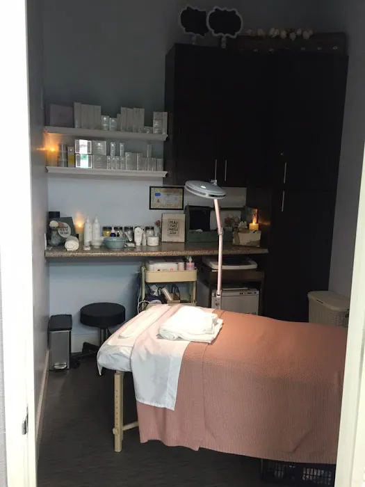 Roxanne Werly Advanced Esthetician Picture 3