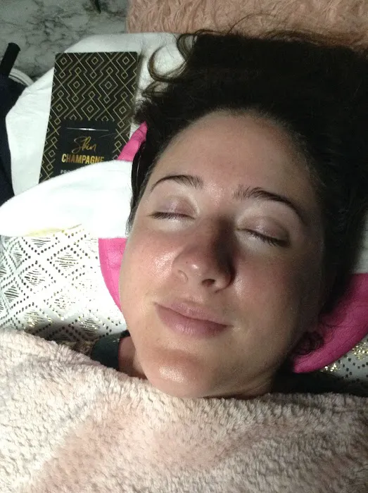 Skin Champagne Picture 1