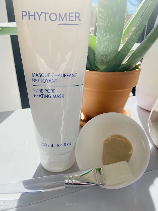 The Light Fantastic Skin Studio Picture 2