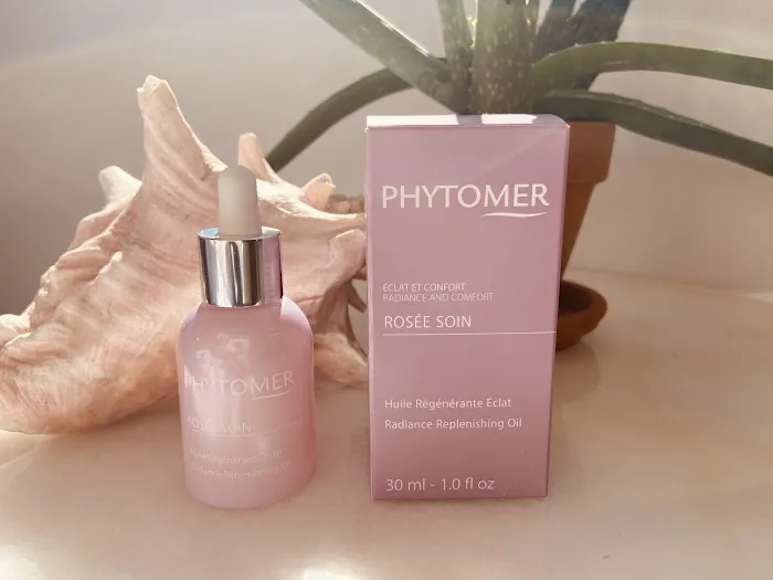 The Light Fantastic Skin Studio Picture 3