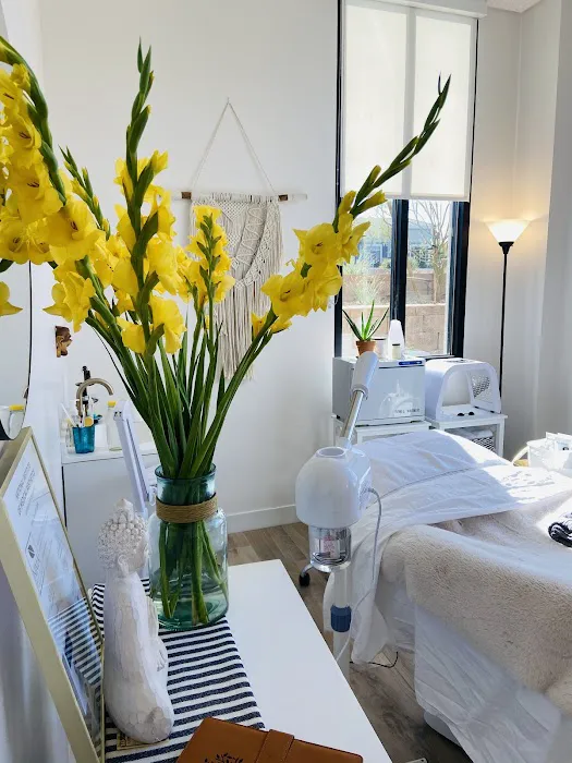 The Light Fantastic Skin Studio Picture 4