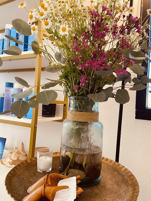 The Light Fantastic Skin Studio Picture 8