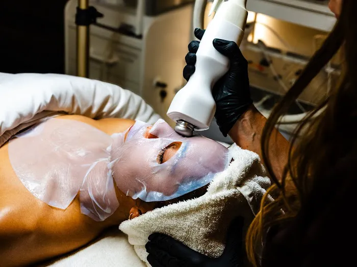 Velvaere Aesthetics Picture 5