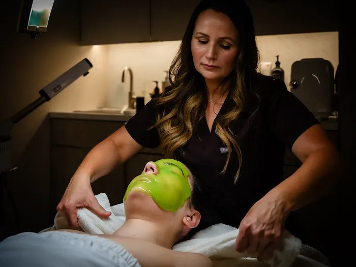 Velvaere Aesthetics Picture 7