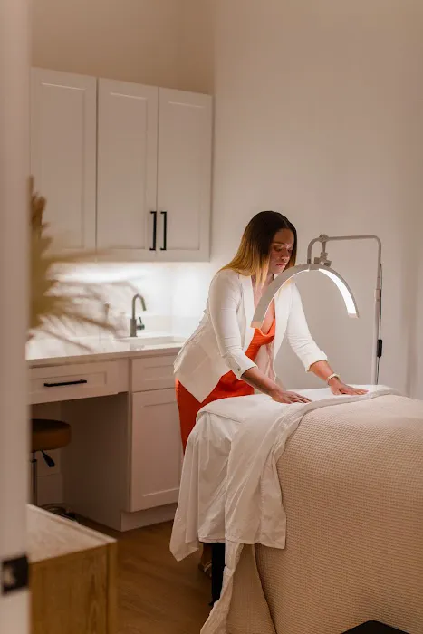 Lumi Skin Bar + Aesthetics Picture 4