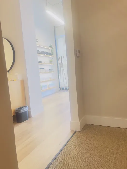 Skin Laundry - Alamo Heights Picture 4