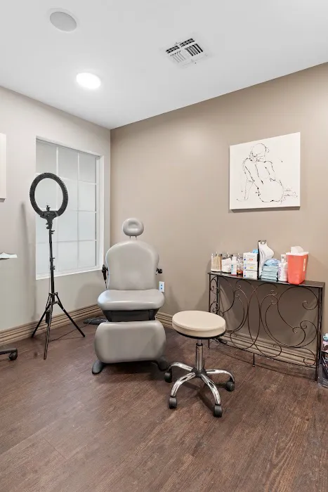 Texas Dermatology - Alamo Heights Picture 7