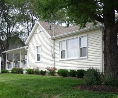 Malia Carr, LE at Grow Salon and Spa