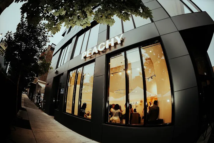 Peachy West Loop Picture 5