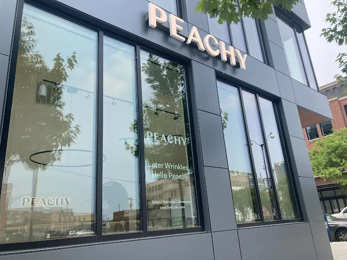 Peachy West Loop Picture 6