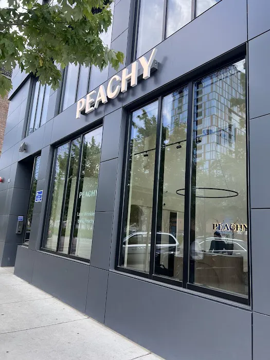 Peachy West Loop Picture 4