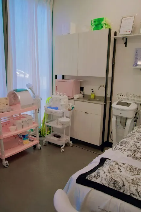 Science Girls Beauty Studio Picture 2