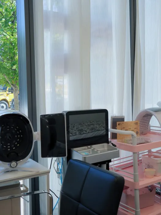 Science Girls Beauty Studio Picture 3