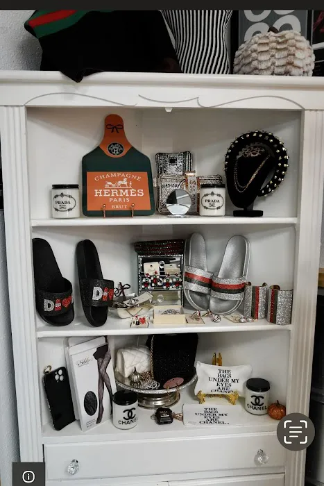 Leah Chavie Skincare Boutique, Chicago and Florida Picture 7