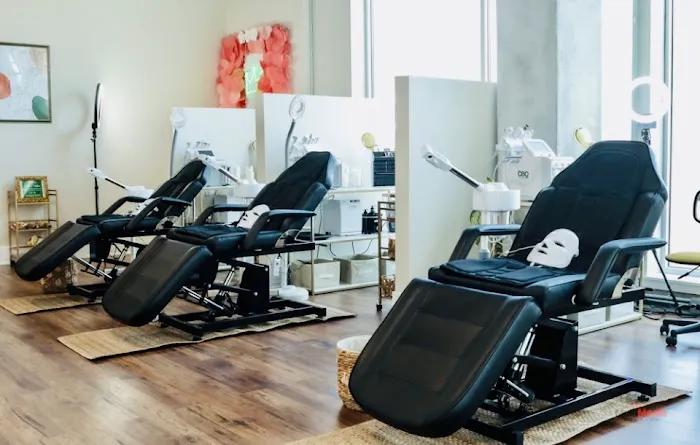 CBQ Facial Beauty Bar Picture 6