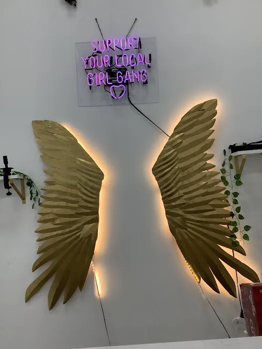 TrapHouse Beauty Picture 2