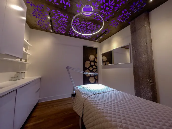 NŪR Skincare Picture 8