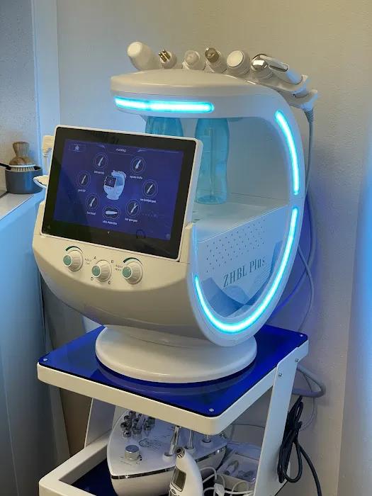 Glamour Skin Picture 6