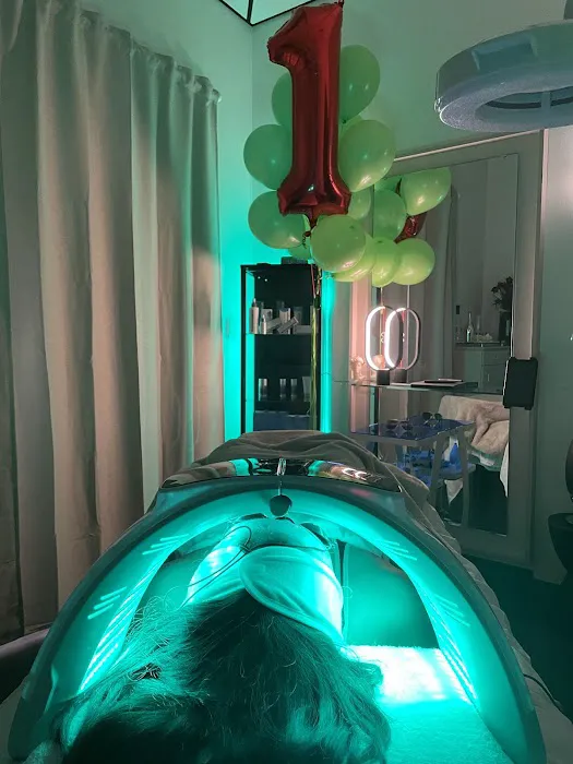 Glamour Skin Picture 7