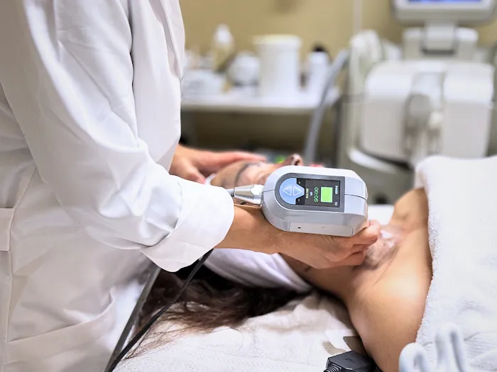 New Skin Clinic | 시카고 뉴스킨 클리닉 Picture 8