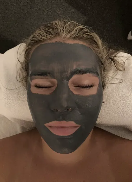 Skinpeach Skin Tightening and Natural Teeth Whitening Picture 8