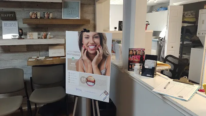 Skinpeach Skin Tightening and Natural Teeth Whitening Picture 1