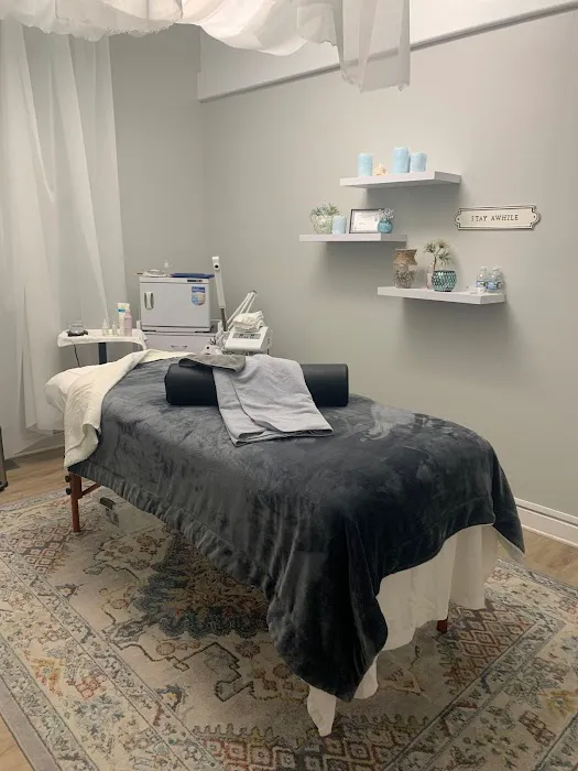 Wake Up & Make Up By Ann Located in own building Picture 7